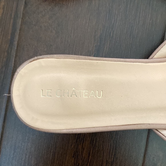 Bedazzled low heel sandals - Picture 2 of 4